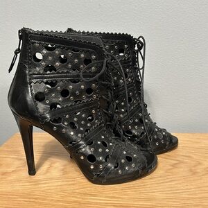 Stuart Weitzman Leather Ankle Lace-Up High Heel Booties size 6 M- gently used